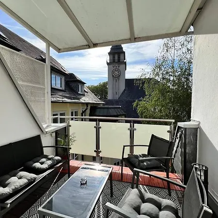 Spacestays Designer Netflix Wifi Playstation 4 Balkon Essen