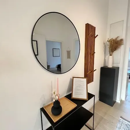 Spacestays Designer Netflix Wifi Playstation 4 Balkon