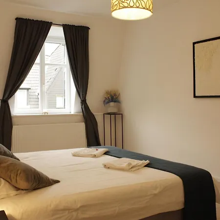 Spacestays Designer Netflix Wifi Playstation 4 Balkon *