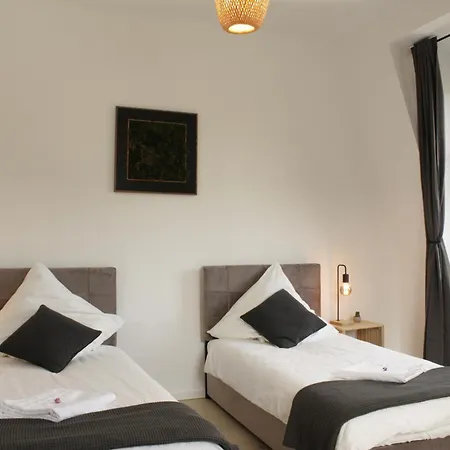 Spacestays Designer Netflix Wifi Playstation 4 Balkon *