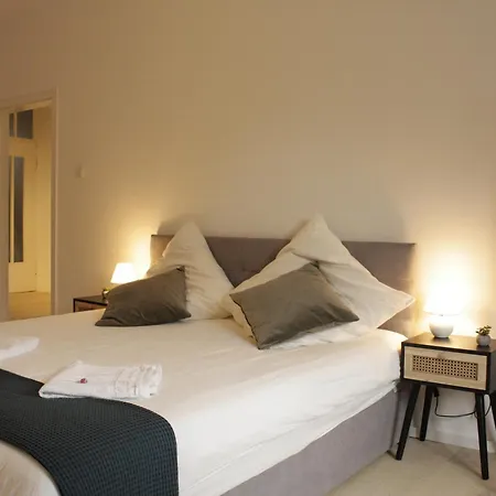 Spacestays Designer Netflix Wifi Playstation 4 Balkon Lägenhet *