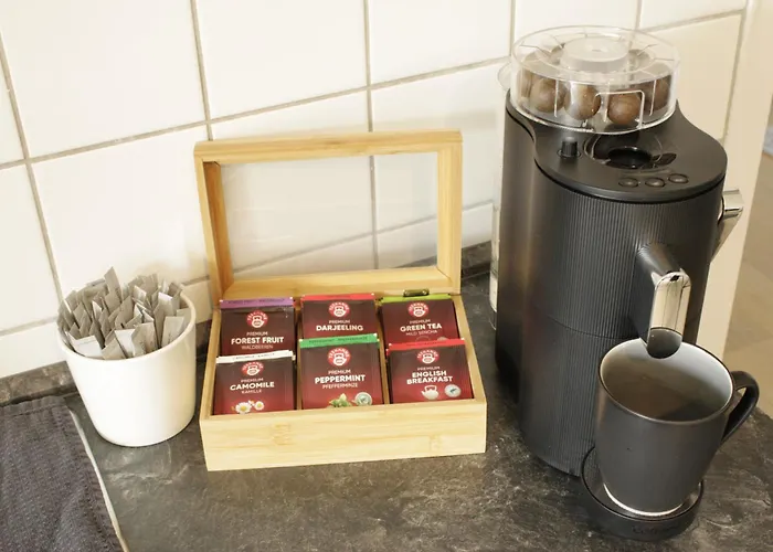 Spacestays Designer Netflix Wifi Playstation 4 Balkon Essen